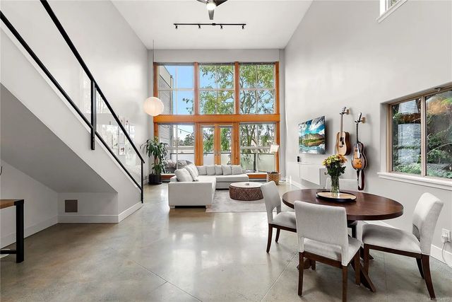 2 of 33 - 407 William St 7, Victoria, BC