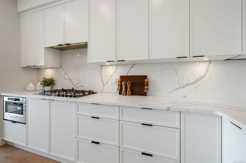1810 Selenite Pl 509, Langford