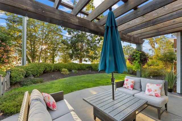 4 of 61 - 10117 West Saanich Rd, North Saanich, BC
