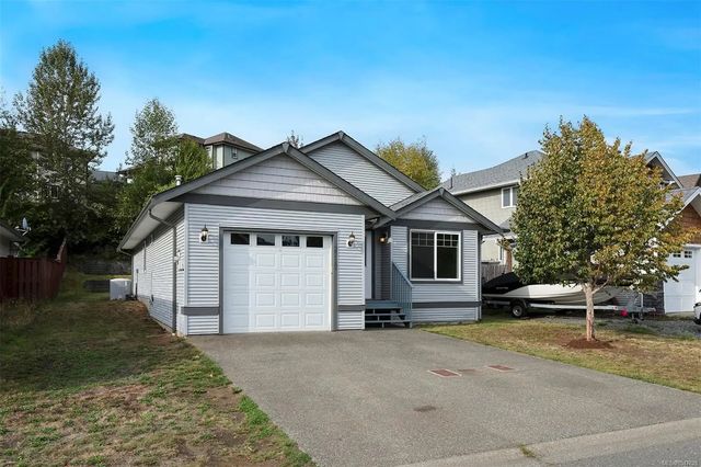 2 of 34 - 2717 Kendal Ave, Cumberland, BC
