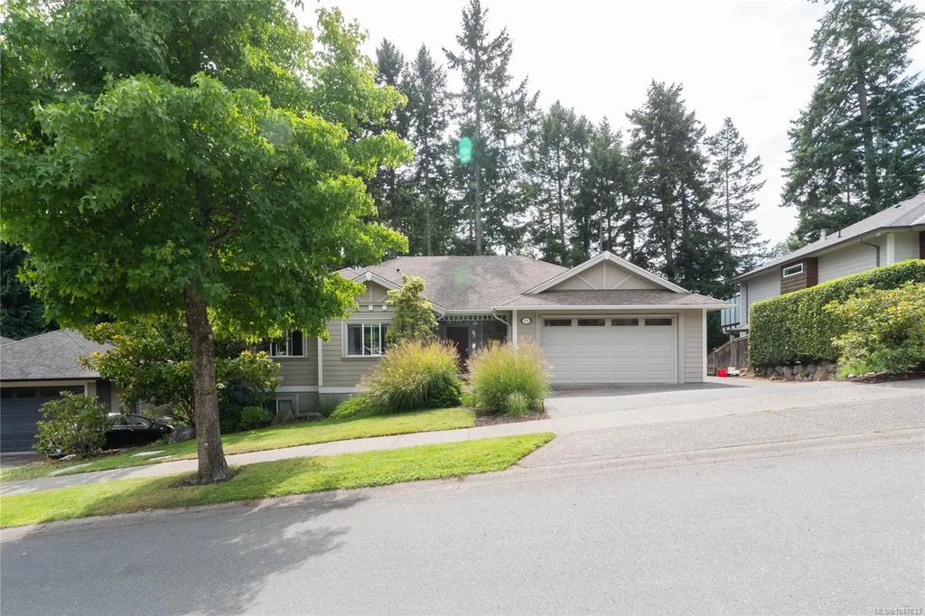 391 Pelican Dr, Colwood