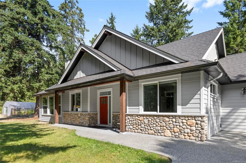 480 Oakdowne Rd, Qualicum Beach