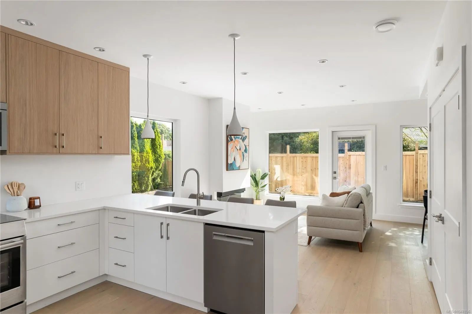 Homes for Sale located at 2118 Pentland Rd 4, in the city of Oak Bay, BC V8S 2W4