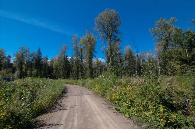 4 of 20 - Lt 8 South Farnham Rd, Merville, BC