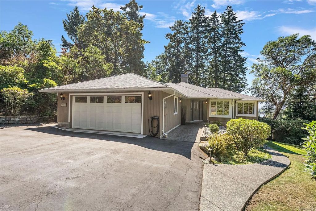 10938 Prentice Pl, North Saanich