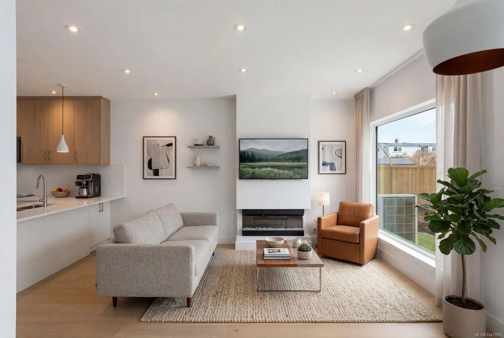 2118 Pentland Rd 3, Oak Bay