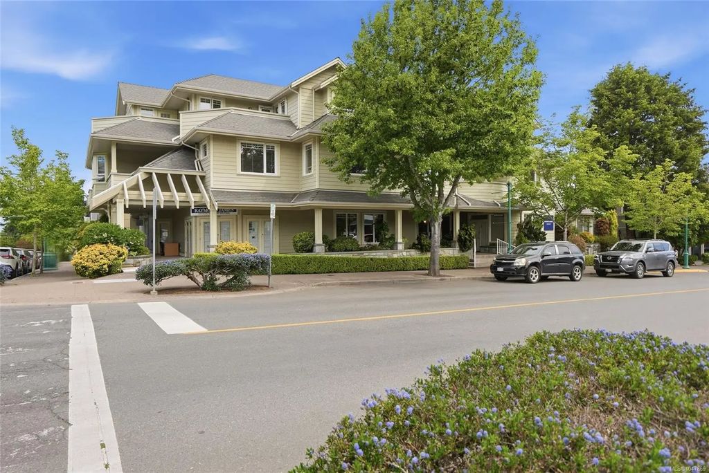 193 Second Ave W 101, Qualicum Beach