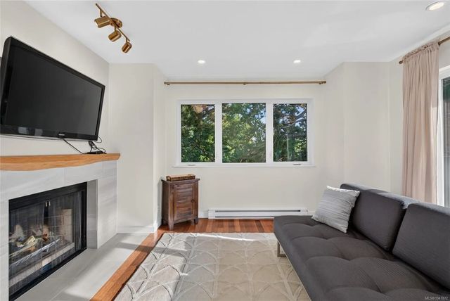 5 of 18 - 1619 Morrison St 303, Victoria, BC
