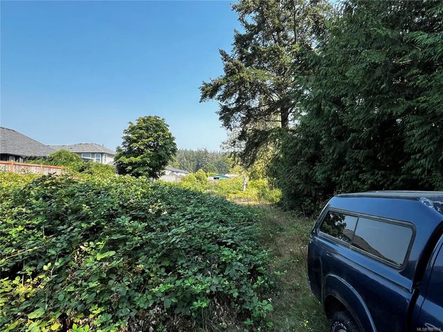 2 of 17 - 3409 Luxton Rd, Langford, BC