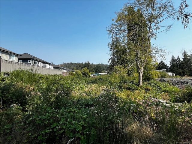 3 of 17 - 3409 Luxton Rd, Langford, BC