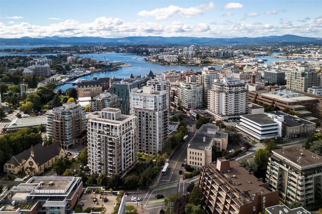 5 of 49 - 751 Fairfield Rd 609, Victoria, BC