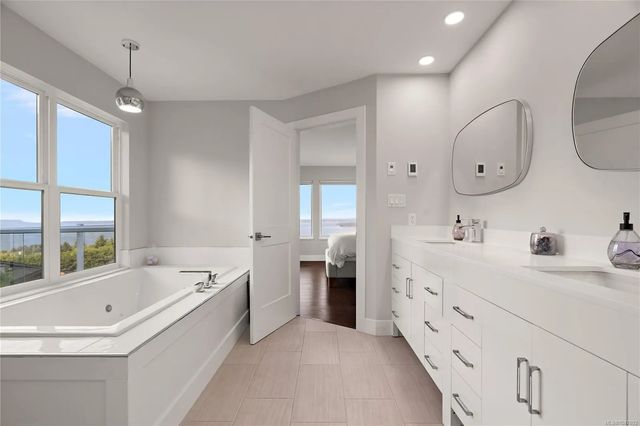 3 of 49 - 8750 Pender Park Dr, North Saanich, BC