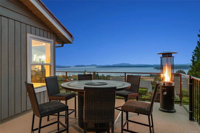4 of 49 - 8750 Pender Park Dr, North Saanich, BC