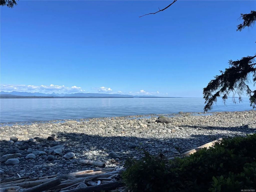 624 Wa Wa Kie Rd, Quadra Island