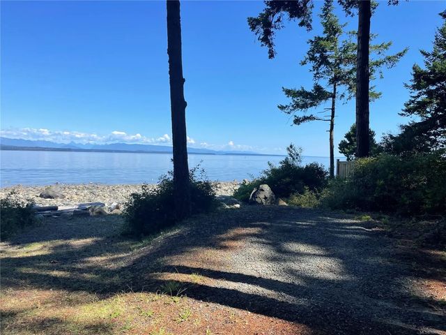 2 of 15 - 624 Wa Wa Kie Rd, Quadra Island, BC