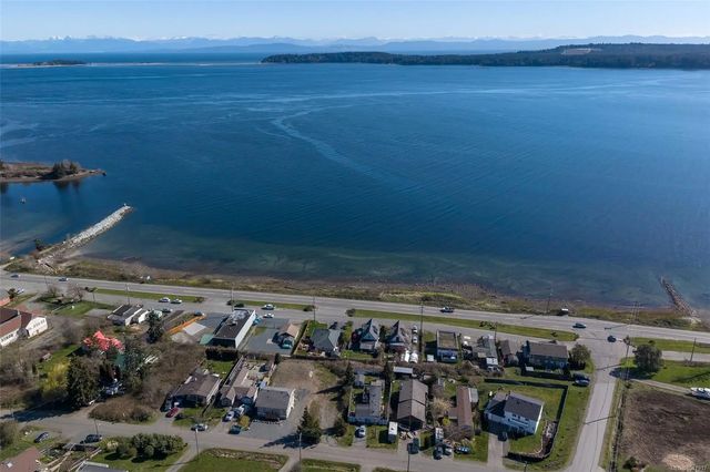 5 of 16 - 5570 Horne St, Union Bay, BC