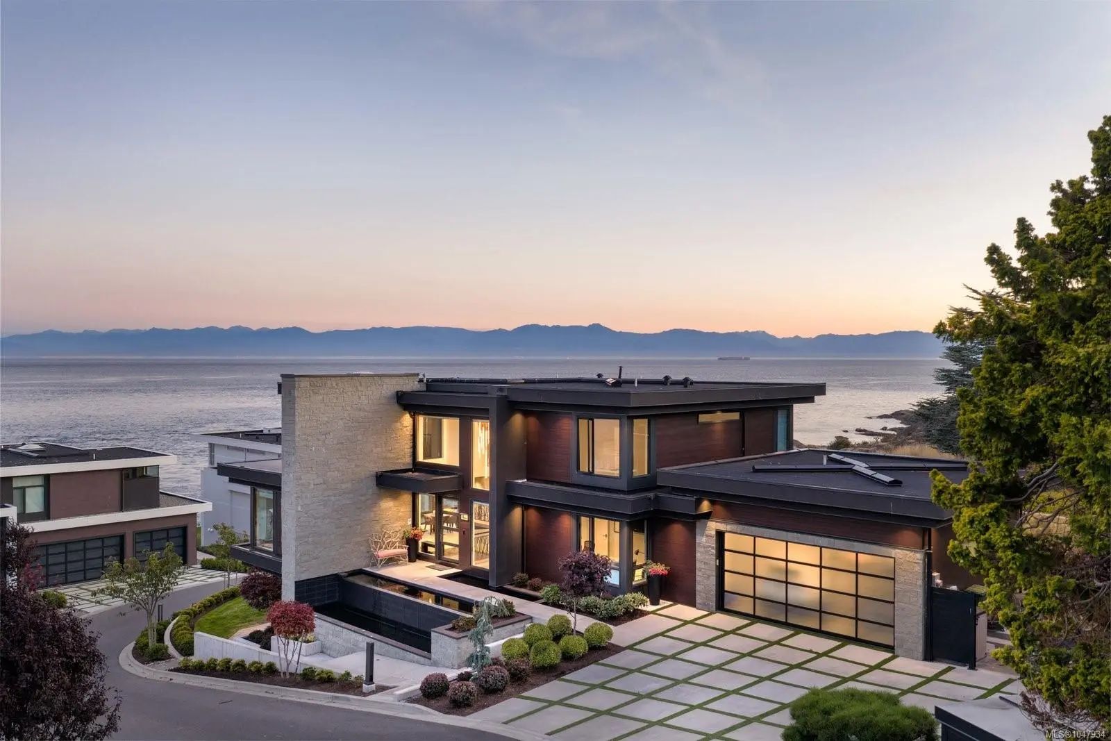 Oak Bay Real Estate - MLS # 1047934, Residential real estate for Sale in , MLS Listings # 1047934