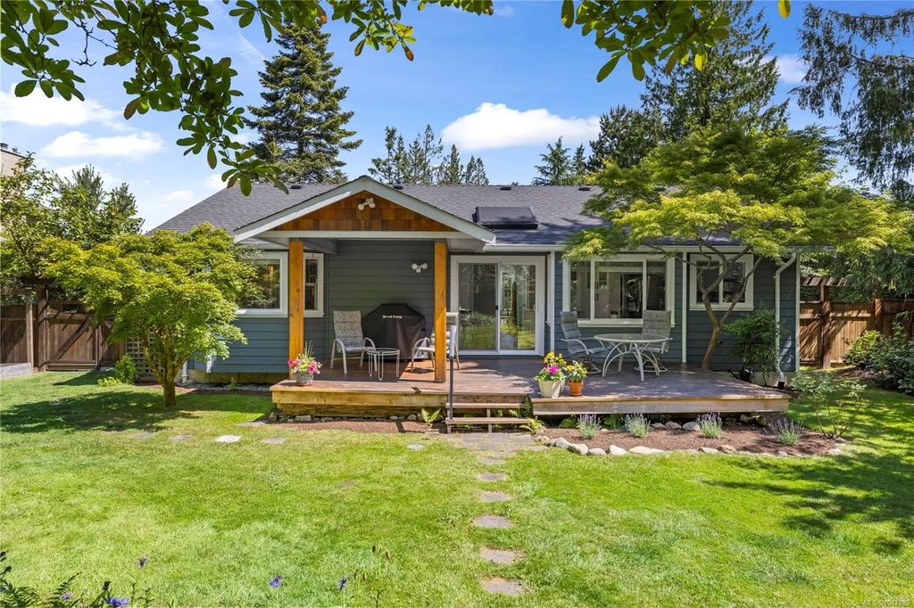 683 Gaetjen St, Parksville