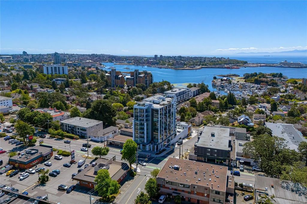 899 Esquimalt St 301, Esquimalt