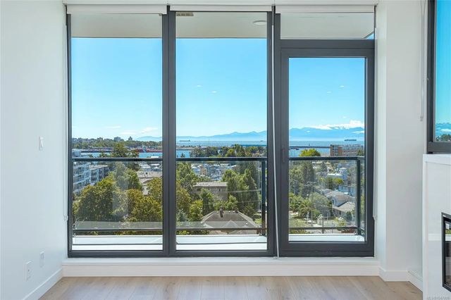 4 of 36 - 899 Esquimalt St 301, Esquimalt, BC