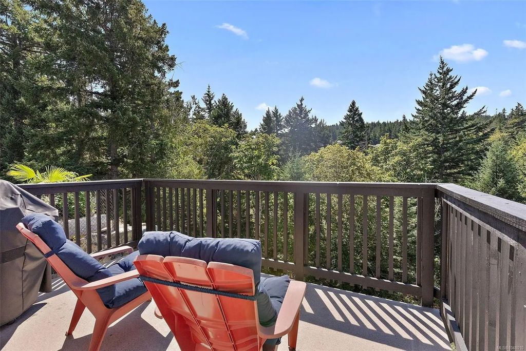 933 Blakeon Pl, Langford