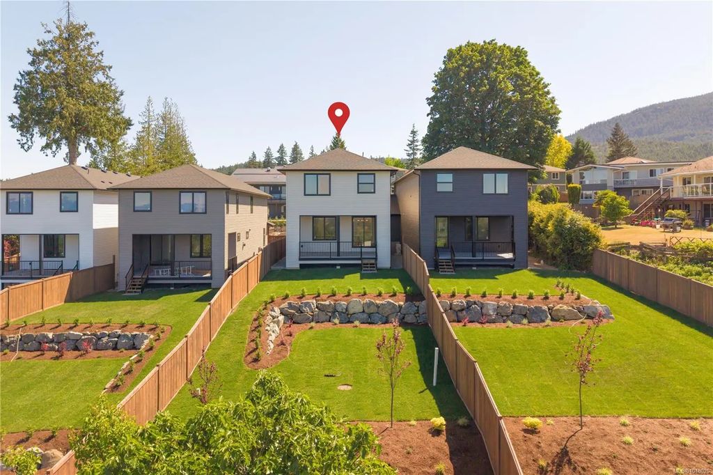 2302 Arbot Rd 102, Nanaimo