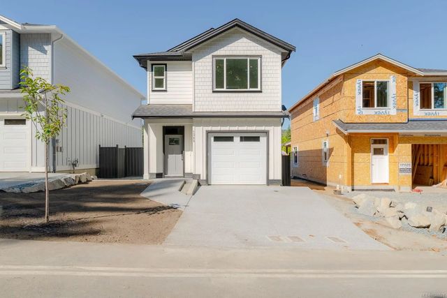 2 of 44 - 1342 Mckinley Rd, Ladysmith, BC