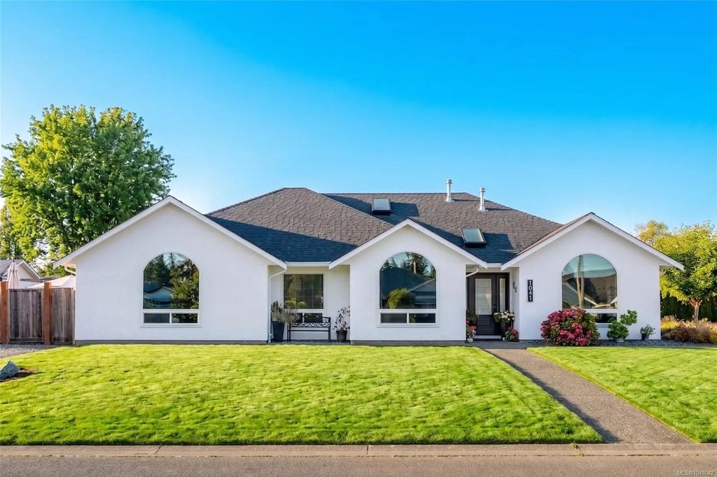 1041 Tara Cres, Parksville