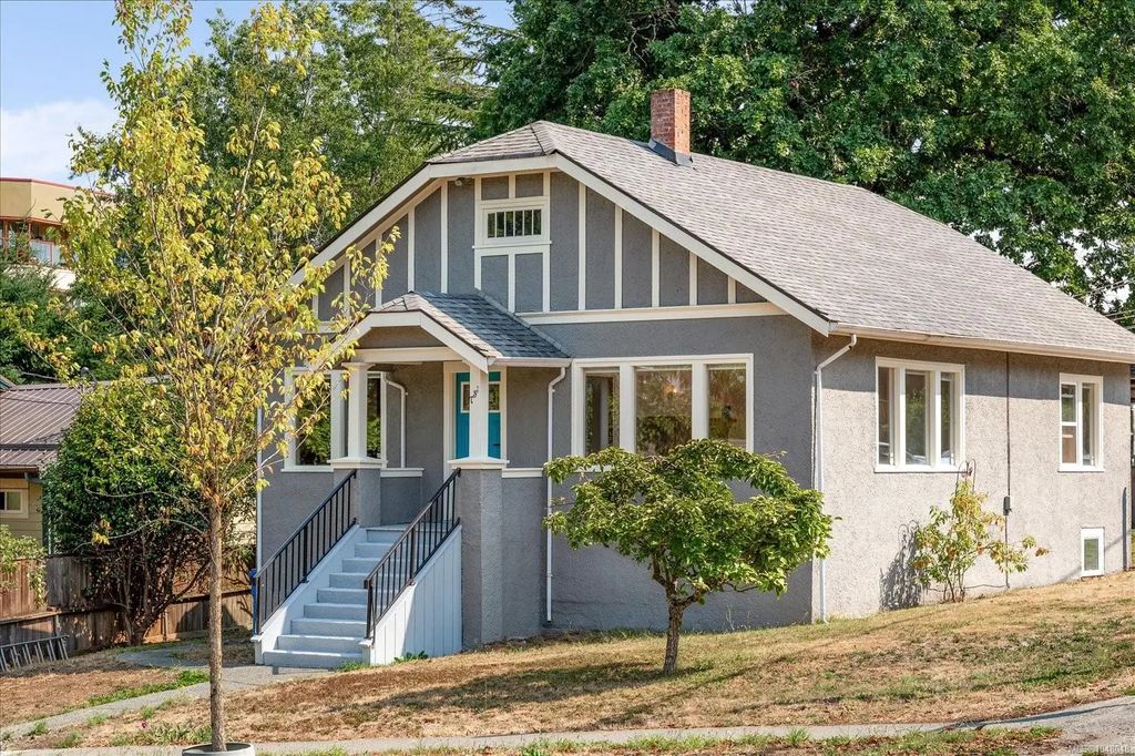 733 Fitzwilliam St, Nanaimo