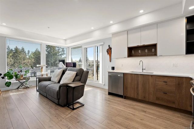 2 of 30 - 950 Whirlaway Cres 412, Langford, BC