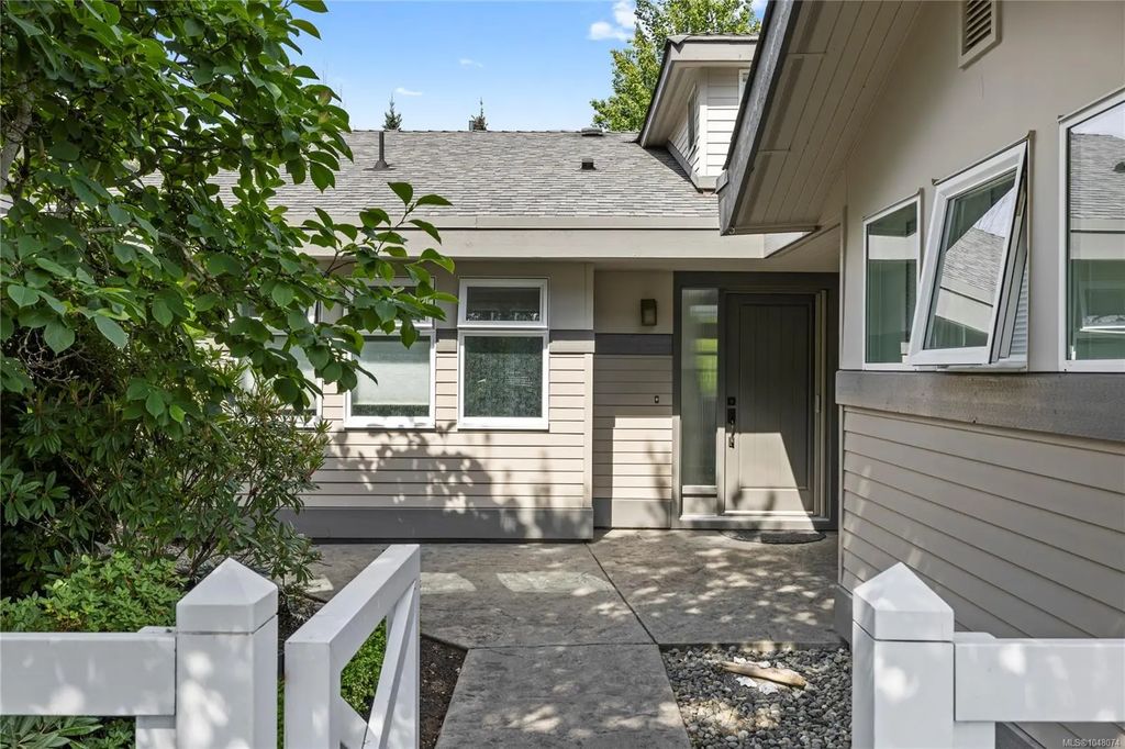 500 Corfield St S 12, Parksville