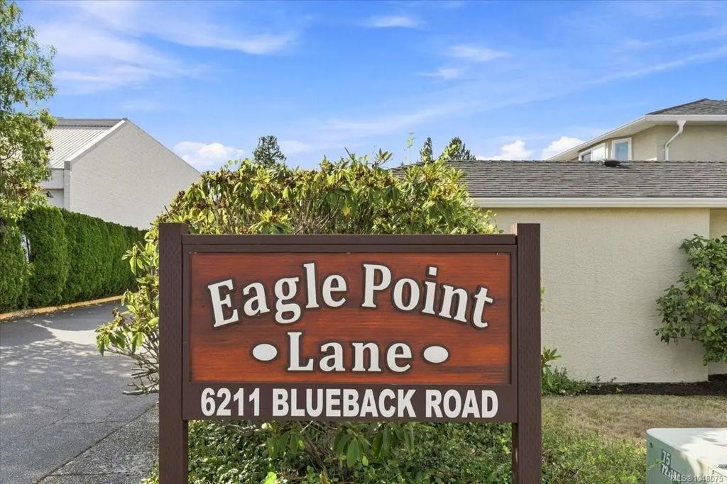 6211 Blueback Rd 4, Nanaimo