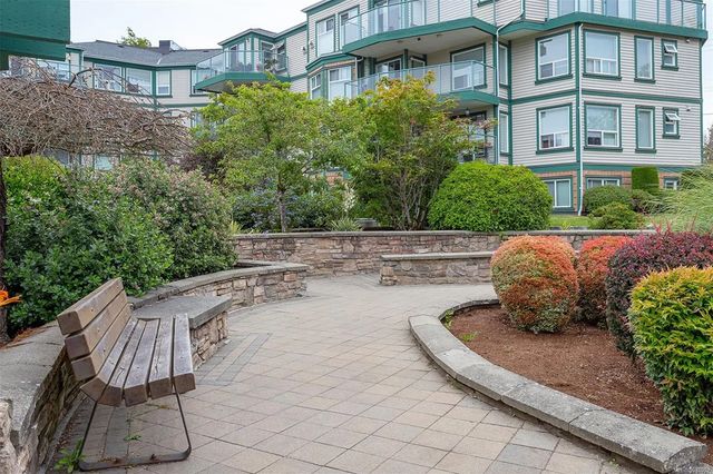 4 of 37 - 898 Vernon Ave 108, Saanich, BC