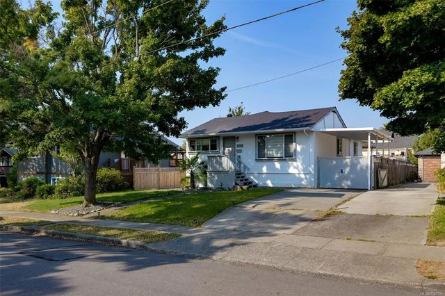 2 of 65 - 2710 Victor St, Victoria, BC