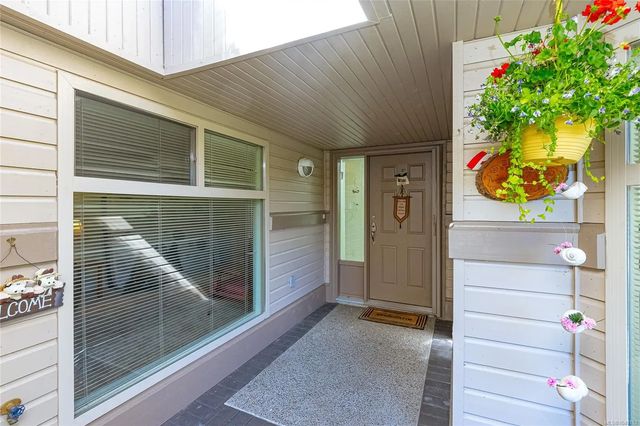 4 of 49 - 902 Lakes Blvd, Parksville, BC