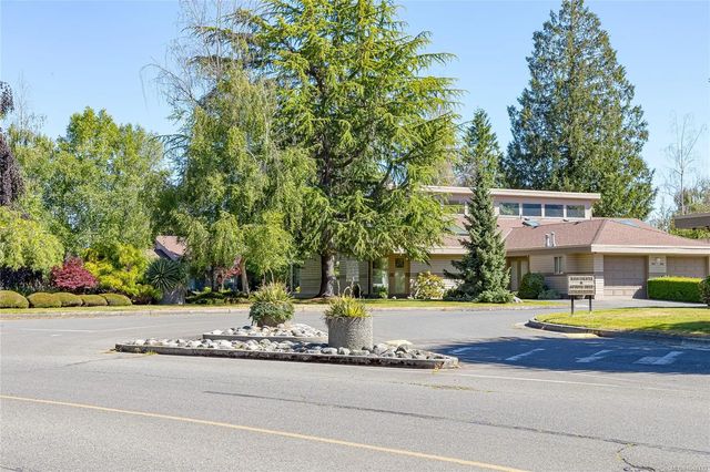 5 of 49 - 902 Lakes Blvd, Parksville, BC