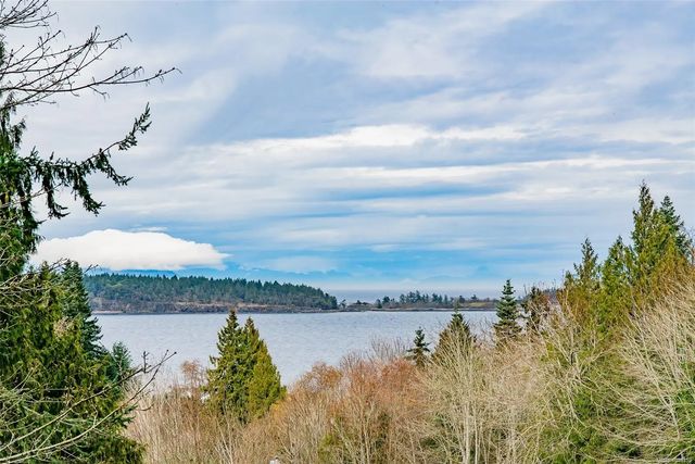 2 of 61 - 7810 Aats Rd, Lantzville, BC