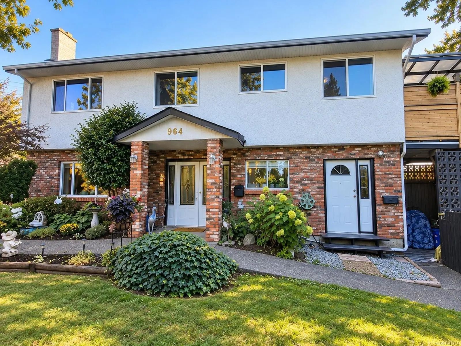 Esquimalt Real Estate - MLS # 1048164, Residential real estate for Sale in , MLS Listings # 1048164