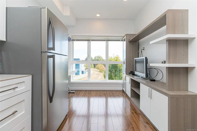 5 of 31 - 745 Travino Lane 304, Saanich, BC