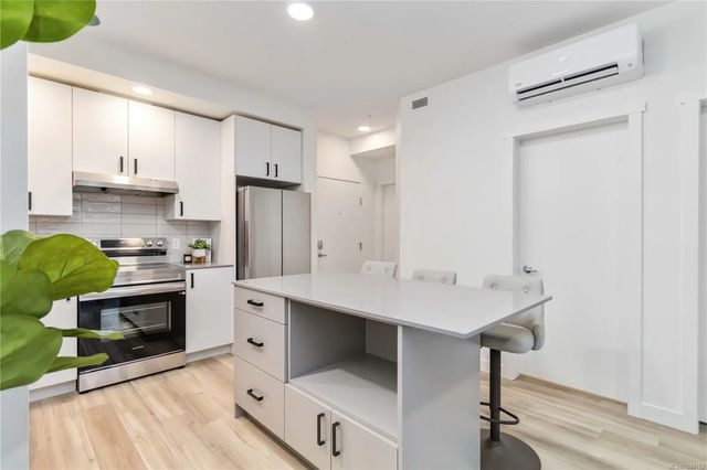 4 of 31 - 2390 City Gate Blvd 504, Langford, BC