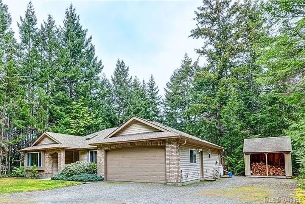 1377 Meadowood Way, Qualicum Beach