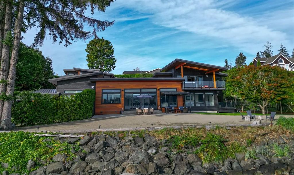 3875 Discovery Dr, Campbell River