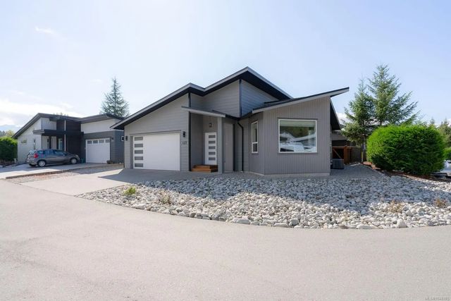 2 of 43 - 4065 Mcbride St 127, Port Alberni, BC