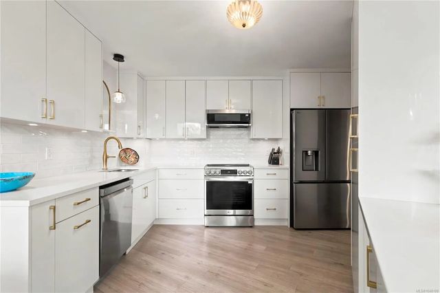4 of 63 - 225 Belleville St 107, Victoria, BC