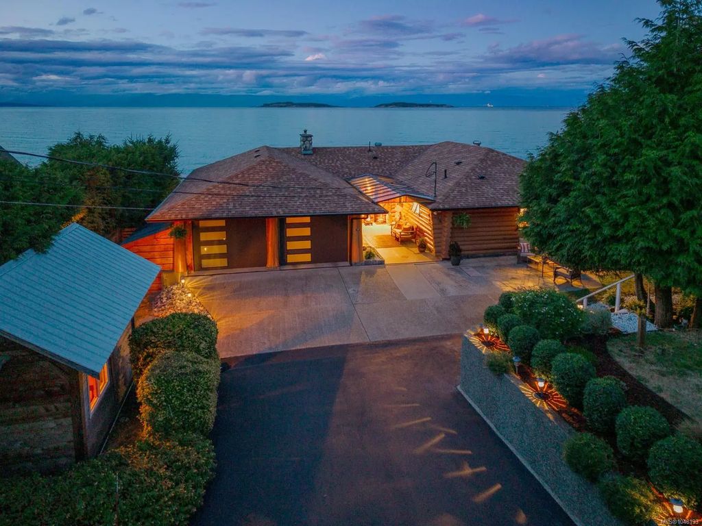 1388 Reef Rd, Nanoose Bay