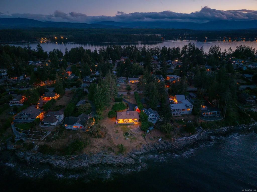 1388 Reef Rd, Nanoose Bay