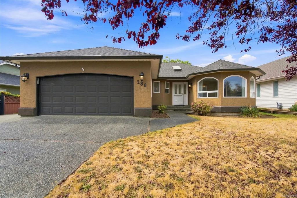 288 Lodgepole Dr, Parksville