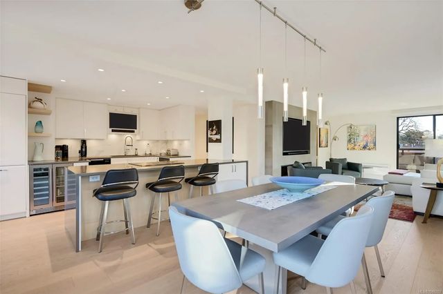 5 of 34 - 1280 Newport Ave 302, Oak Bay, BC