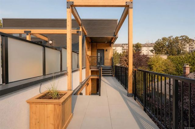 3 of 56 - 958 Wollaston St 4, Esquimalt, BC
