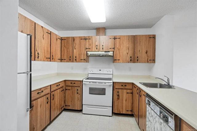 3 of 19 - 1745 Leighton Rd 206, Victoria, BC